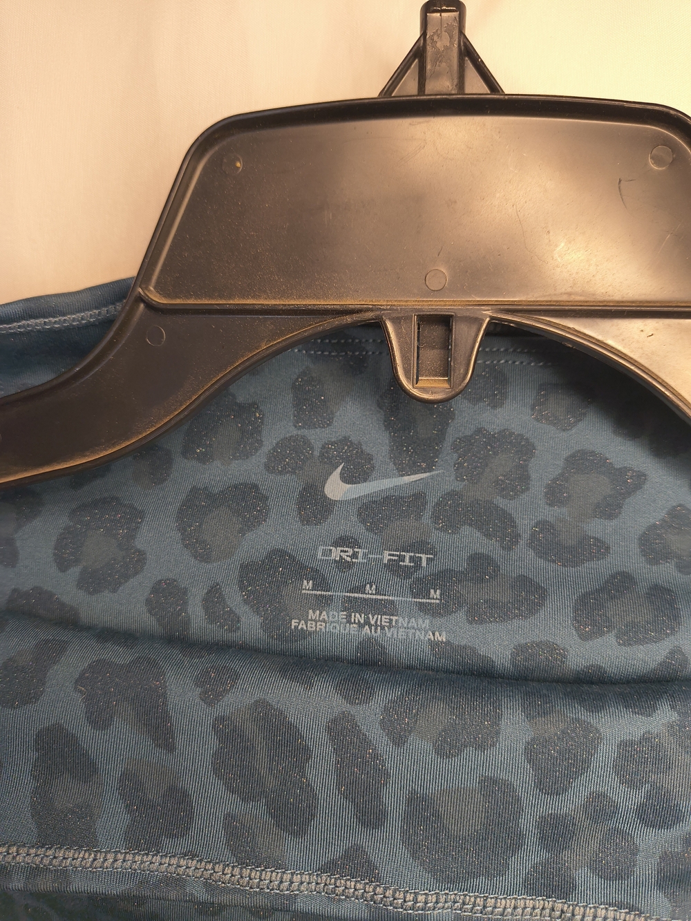 NIKE ONE DRI-FIT MID RISE LEOPARD PRINT LEGGINGS GREEN - Picture 2 of 5